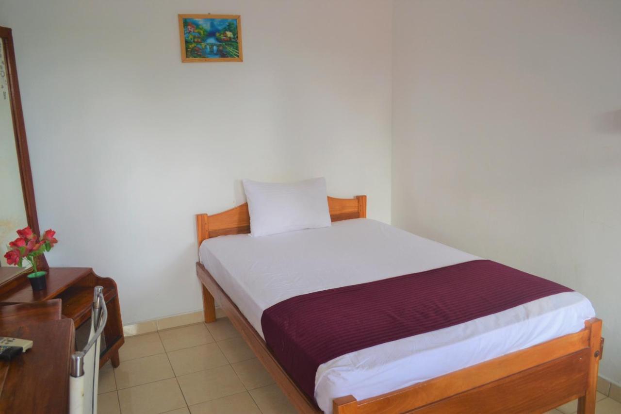 Gnaanams Hotel And Restaurant Jaffna Extérieur photo